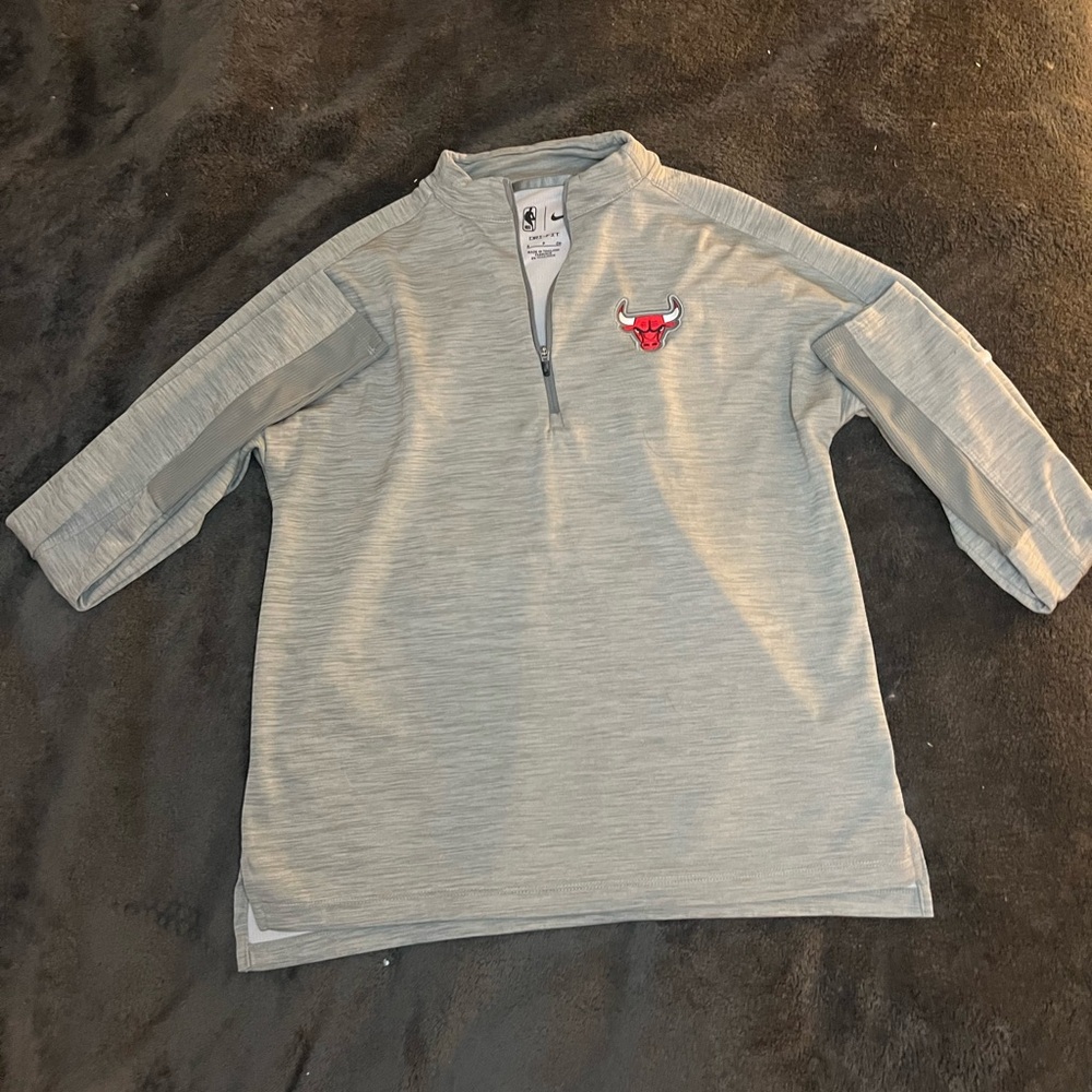 NBA NIKE Chicago Bulls Gray Quarter-Zip longsleeve